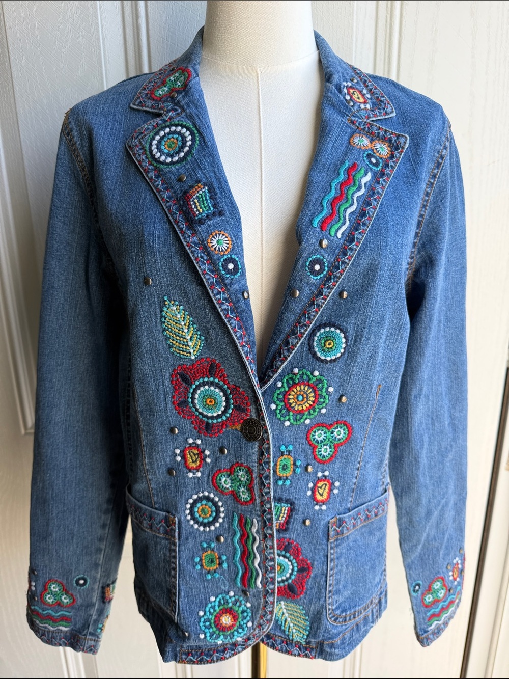 Ruby Rd. Colorful Festival Western Boho Size 8 Embroidered Denim Blazer